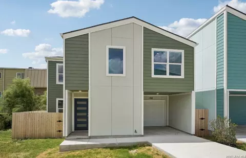 310 W Evergreen St #108, San Antonio, TX 78212