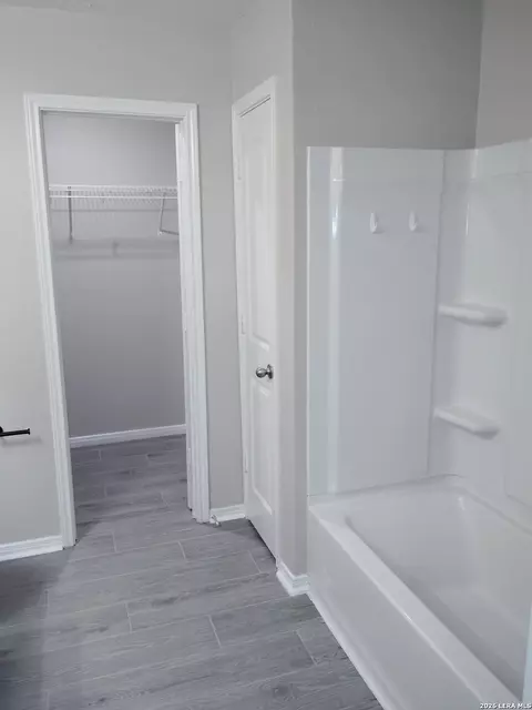 Bath - 15238 Walcott Rdg, Von Ormy, TX 78073 photo 1 of 3