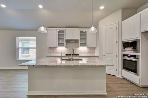 11135 Fruit Dove Trl, San Antonio, TX 78249
