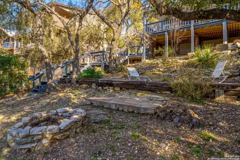 1262 Paradise Dr, Canyon Lake, TX 78133