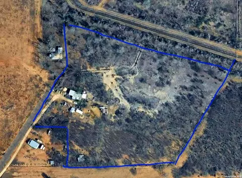 View/Area - 255 County Road 668, Devine, TX 78016 photo 1 of 1