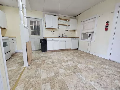 Kitchen - 255 County Road 668, Devine, TX 78016 photo 2 of 3