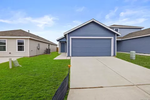12711 Kathleen St, Saint Hedwig, TX 78152