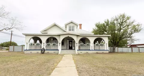 Other - 110 W Benton Ave, Devine, TX 78016 photo 1 of 2