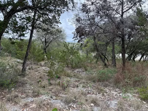 1113 Keystone, Canyon Lake, TX 78133