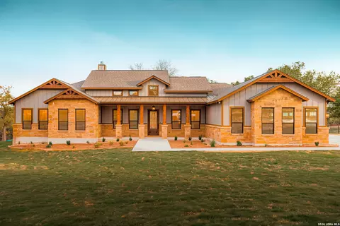 152 Hondo Rdg, La Vernia, TX 78121
