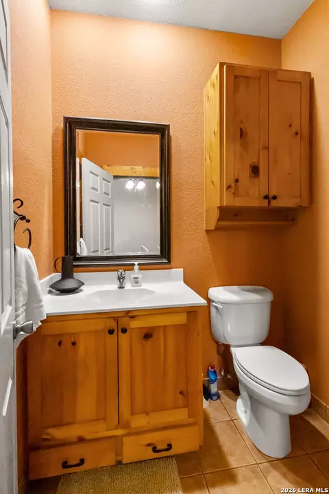 Bath - 201 Brinkoeter St, Poth, TX 78147 photo 5 of 5