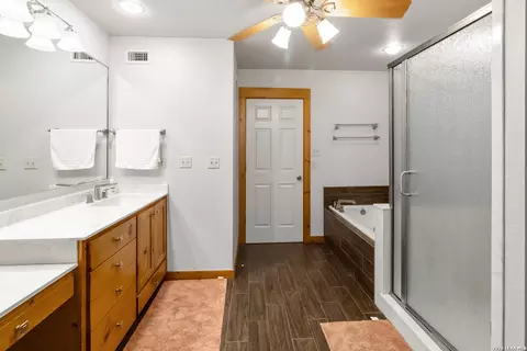 Bath - 201 Brinkoeter St, Poth, TX 78147 photo 3 of 5