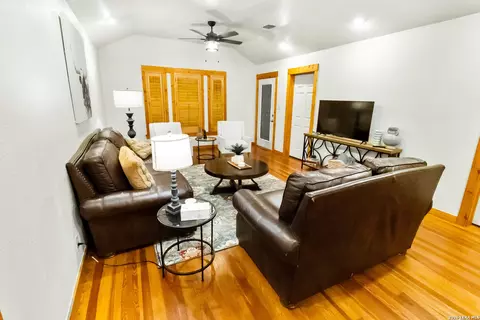 Living - 201 Brinkoeter St, Poth, TX 78147 photo 3 of 4