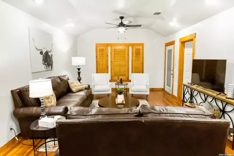Living - 201 Brinkoeter St, Poth, TX 78147 photo 4 of 4