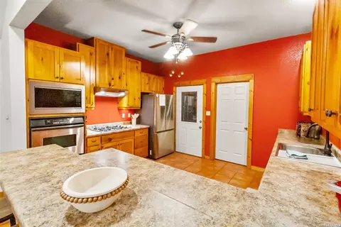Kitchen - 201 Brinkoeter St, Poth, TX 78147 photo 2 of 4