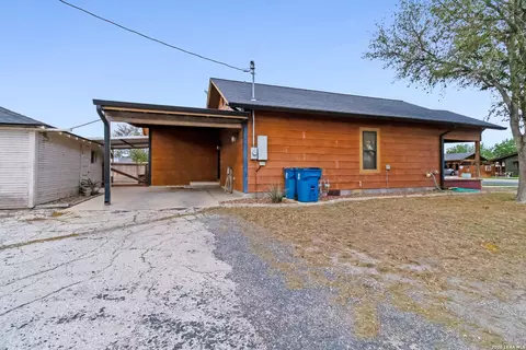 Exterior - 201 Brinkoeter St, Poth, TX 78147 photo 8 of 8