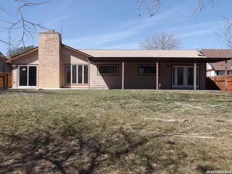 7430 Hidden Oak Trl, Live Oak, TX 78233