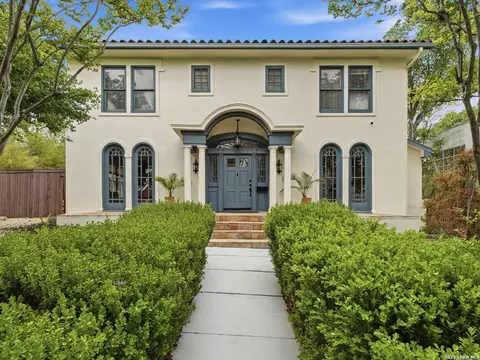 136 Barilla Pl, San Antonio, TX 78209