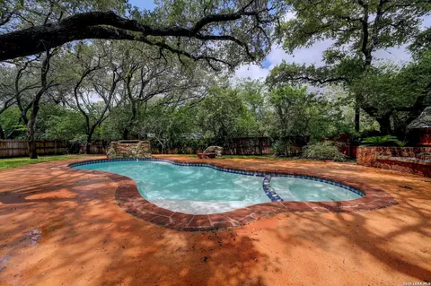 155 William Classen, Hollywood Park, TX 78232