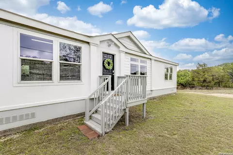 1235 Qappuella, Canyon Lake, TX 78133