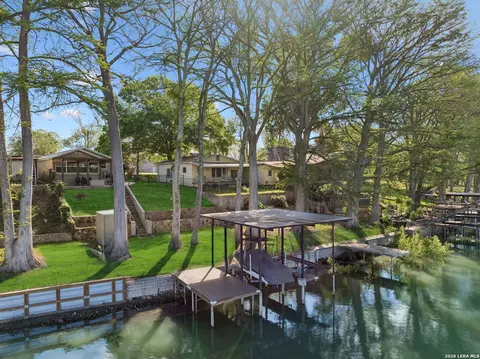 230 Lee St, Seguin, TX 78155