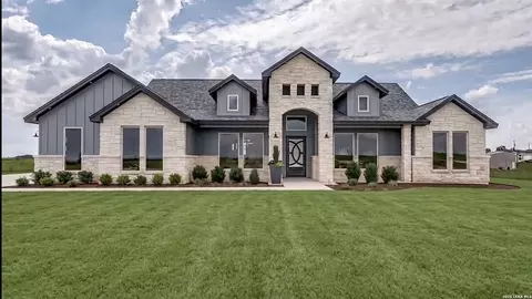 136 Sunset, La Vernia, TX 78121