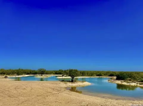 Ih N 35, Pearsall, TX 78061