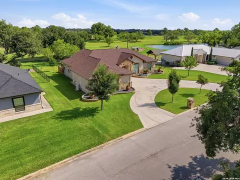 View/Area - 717 Jack Nicklaus, Devine, TX 78016 photo 3 of 11