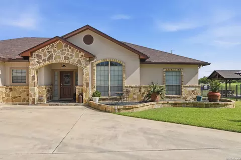 Exterior - 717 Jack Nicklaus, Devine, TX 78016 photo 3 of 8