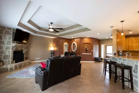 Living - 717 Jack Nicklaus, Devine, TX 78016 photo 3 of 3