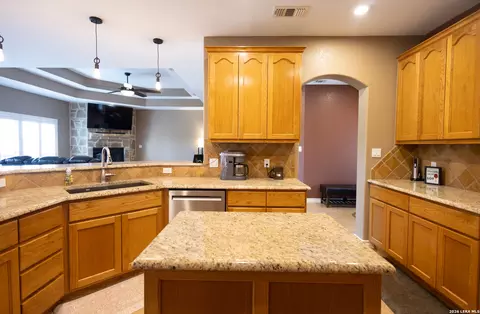Kitchen - 717 Jack Nicklaus, Devine, TX 78016 photo 3 of 5