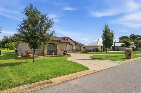 Exterior - 717 Jack Nicklaus, Devine, TX 78016 photo 5 of 8