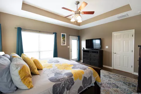 Bedroom - 717 Jack Nicklaus, Devine, TX 78016 photo 2 of 7