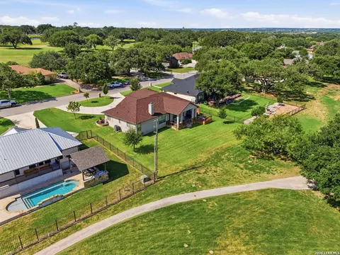 View/Area - 717 Jack Nicklaus, Devine, TX 78016 photo 6 of 11