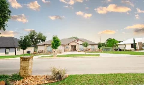 Exterior - 717 Jack Nicklaus, Devine, TX 78016 photo 12 of 12