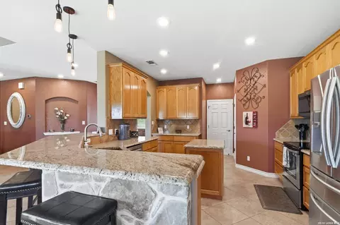 Kitchen - 717 Jack Nicklaus, Devine, TX 78016 photo 1 of 3