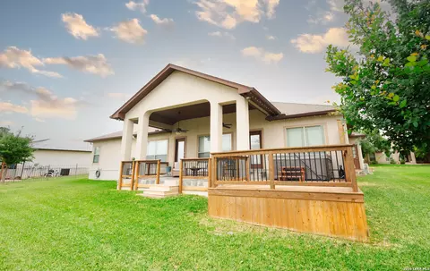 Exterior - 717 Jack Nicklaus, Devine, TX 78016 photo 10 of 12
