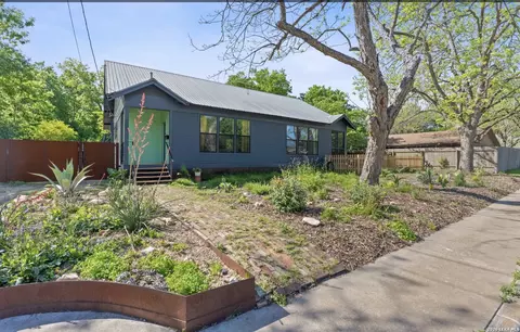 708 W Prairie Lea St, Lockhart, TX 78644