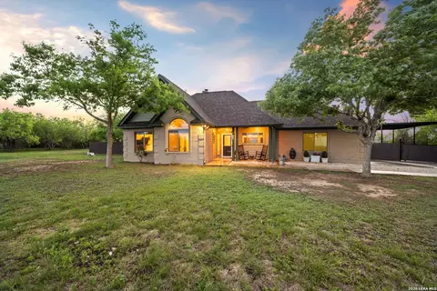 172 Rogues Holw, Seguin, TX 78155