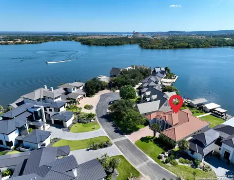 307 Wennmohs Pl, Horseshoe Bay, TX 78657