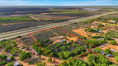 396 County Road 1100, Pearsall, TX 78061