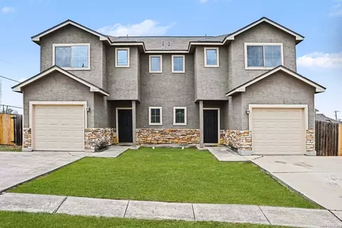 8703-8705 Vista De Nubes, Converse, TX 78109