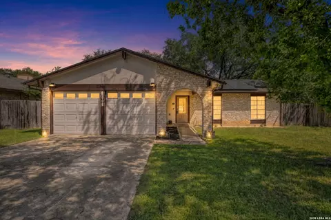 12027 Wilderness Trl, Live Oak, TX 78233