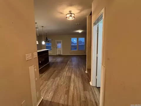 423 Rustic Willow, Selma, TX 78154 photo 3