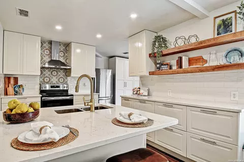 6911 Quail Lk, San Antonio, TX 78244