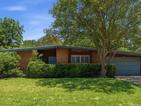 1834 Edgehill Dr, San Antonio, TX 78209