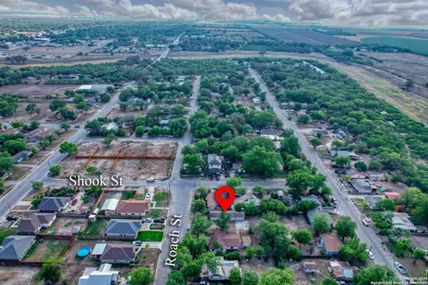 View/Area - 640 Roach St, Uvalde, TX 78801 photo 3 of 6