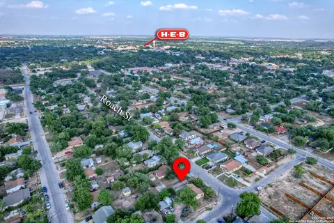 View/Area - 640 Roach St, Uvalde, TX 78801 photo 4 of 6