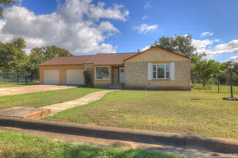 800 N Bishop, San Marcos, TX 78666