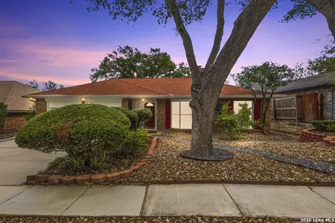 5010 Crestwood Dr, Schertz, TX 78108