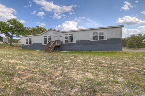 4333 Zion Hill Rd, Seguin, TX 78155