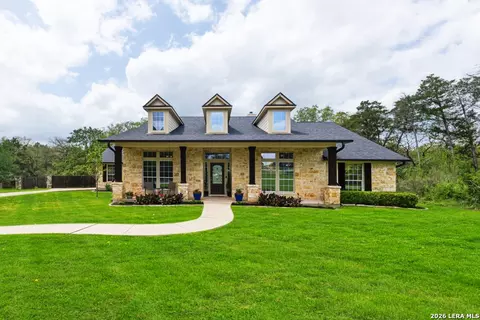 142 Carriage Ct, Bastrop, TX 78602