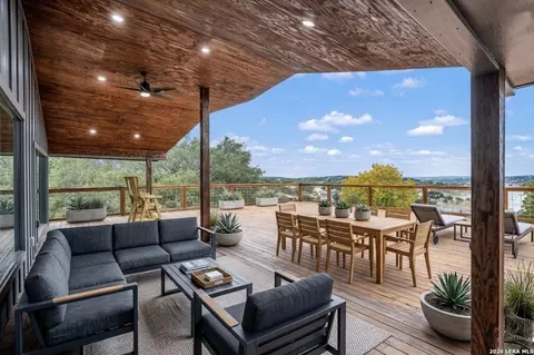 519 Glenn Dr, Canyon Lake, TX 78133