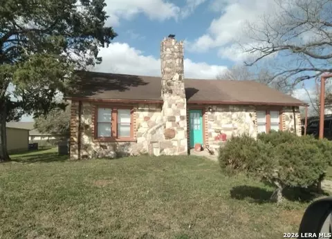 202 E 2nd St, Nixon, TX 78140